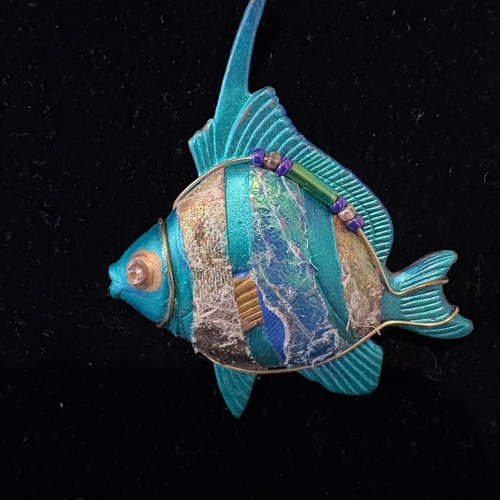 Vibrant Turquoise Fish brooch